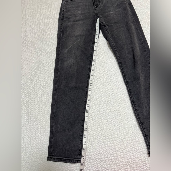 American Eagle Mom Jeans - Picture 6 of 9
